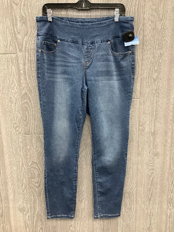 Jeans with a faux leather patch at the back pocketJeans Skinny By Clothes Mentor In Blue Denim, Size: 18