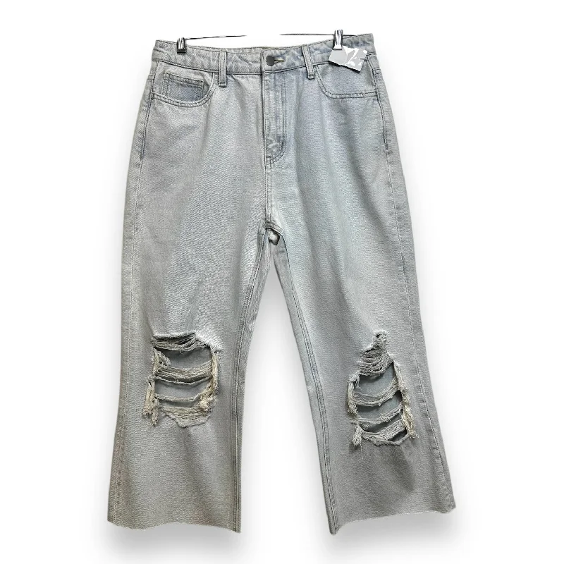 Jeans with a distressed and repaired look for character and charmJeans Cropped By Altard State In Blue Denim, Size: 8