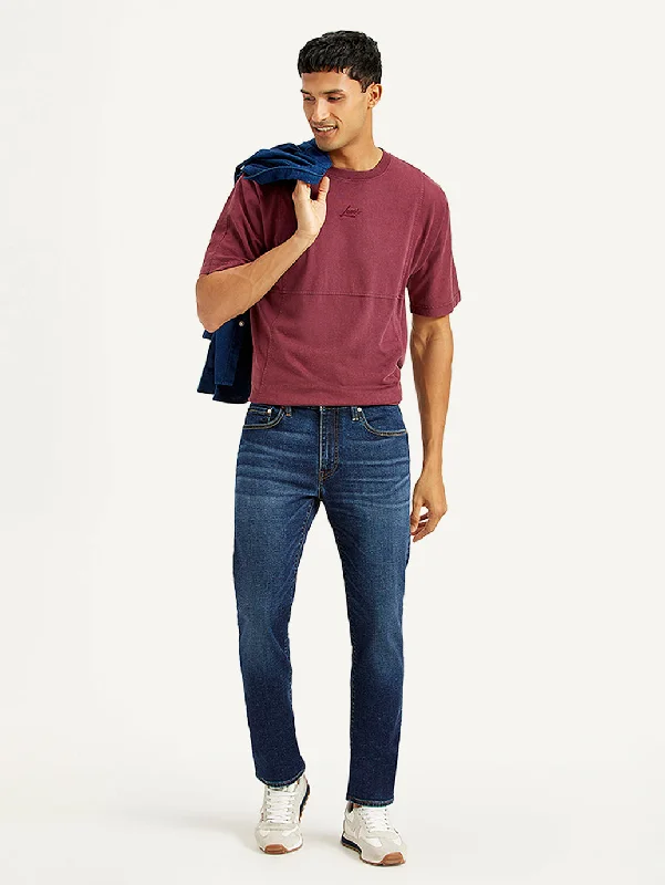 Jeans with a relaxed fit and subtle fading for everyday comfort and styleMen's 511 Slim Fit Dark Blue Jeans