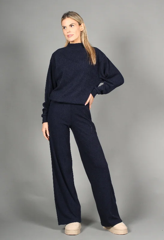 Jeans with a relaxed fit for everyday comfortKnit Relaxed Fit Trouser