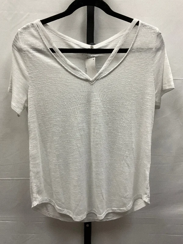 Affordable women's topsWhite Top Short Sleeve Soho Design Group, Size M